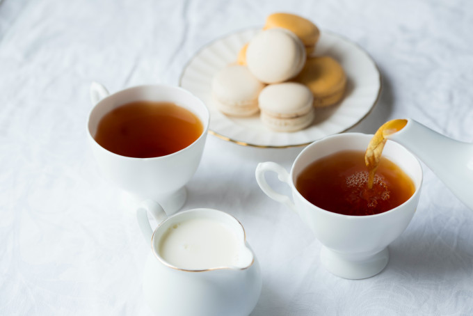 Magában vagy egy kis édességgel, mézzel vagy tejszínnel – a teádat sokféleképpen variálhatod.