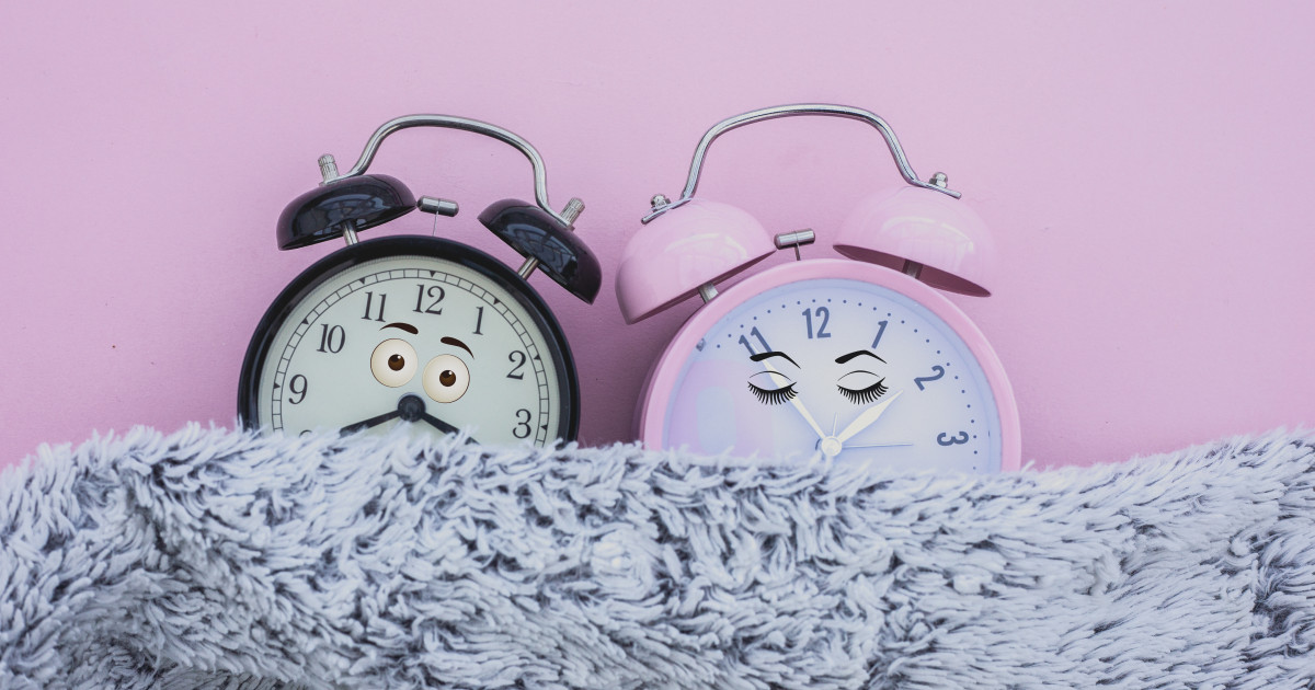 Óriási hatással lehet a kapcsolatodra és a mentális egészségedre, ha 90 perccel előbb fekszel le aludni, mint a partnered